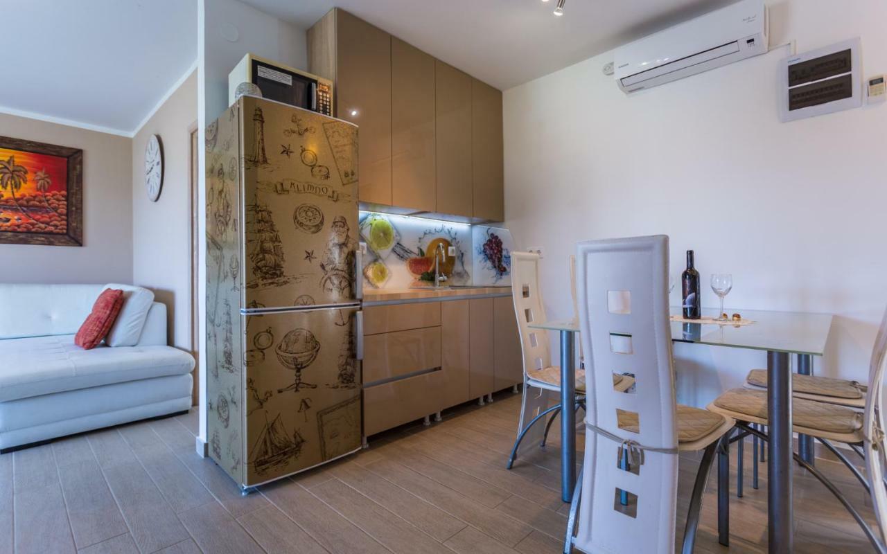 Apartment Trava Klimno Exteriör bild